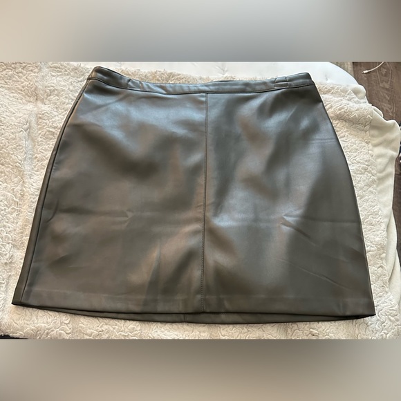 Mango faux leather skirt size M - Picture 4 of 9